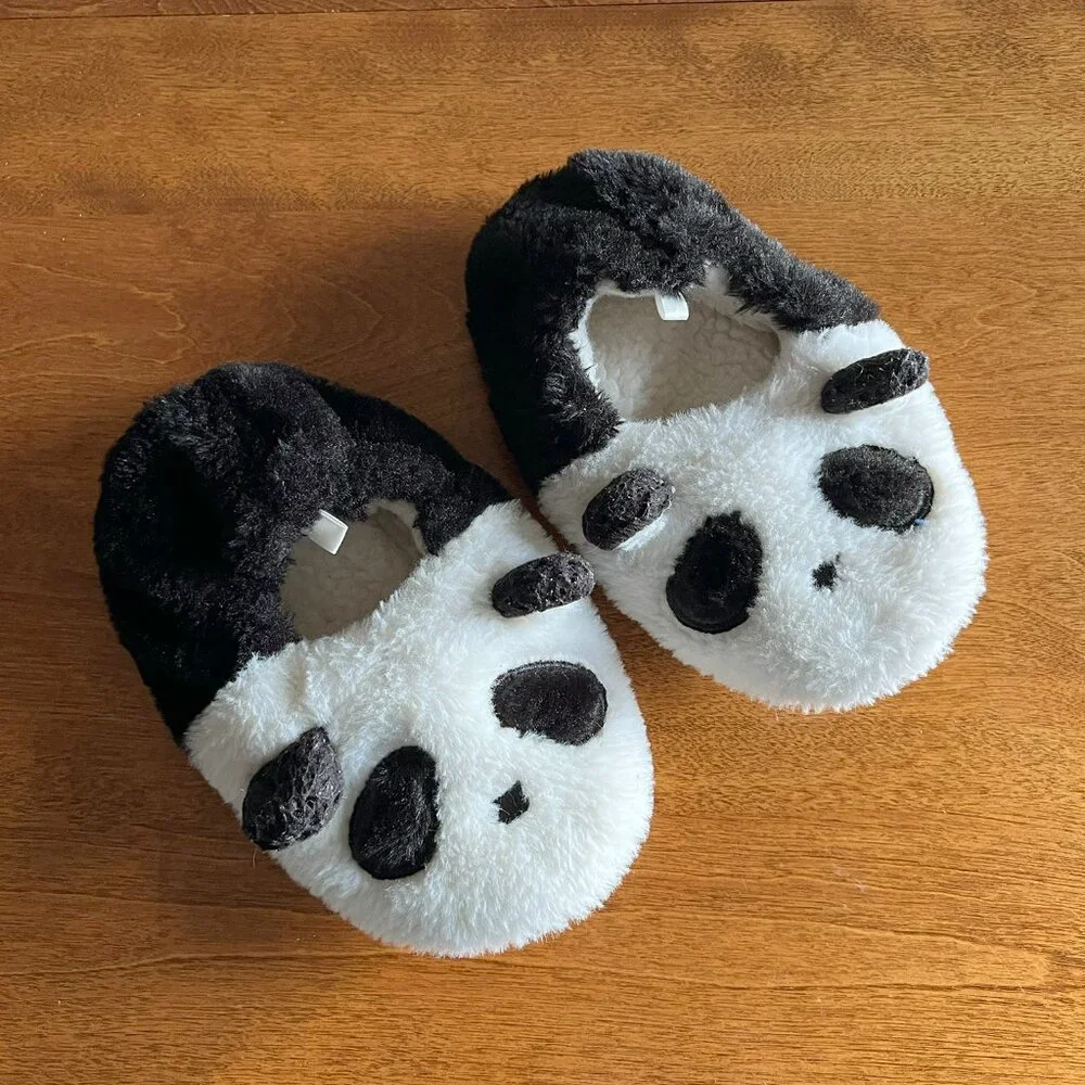 Old Navy plush panda slippers 1-2